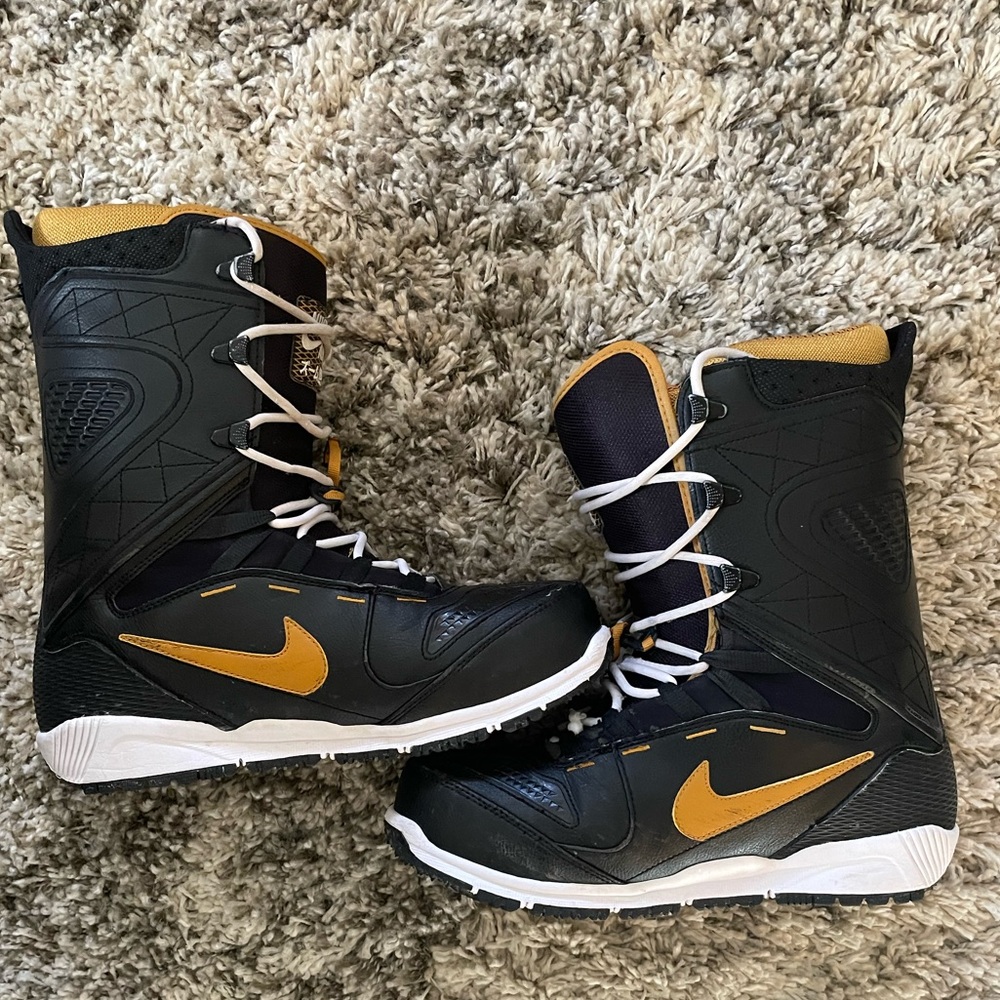 Nike Zoom Kaiju Snowboard Boots size 10 *RARE*